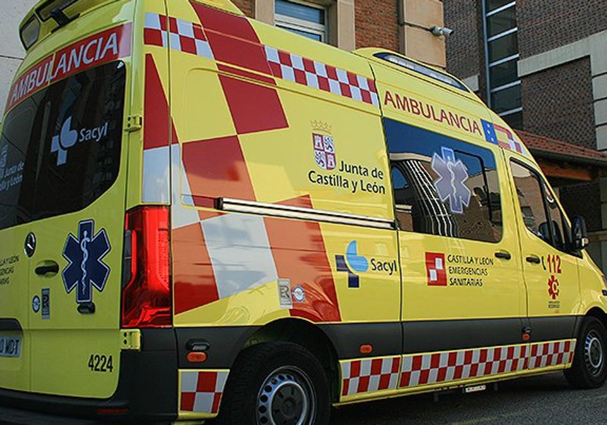 Una ambulancia del Servicio de Emergencias Castilla y León.