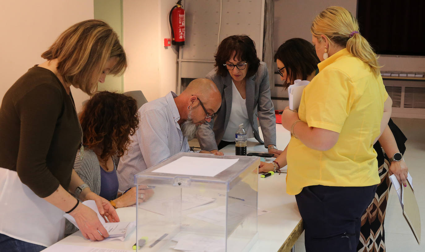 Fotografías de las votaciones en Segovia de las elecciones europeas