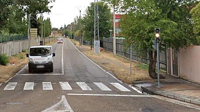 Imagen antes - El antes y el después de la remodelación del tramo de la calle Arca Real, visto desde la avenida de Zamora.