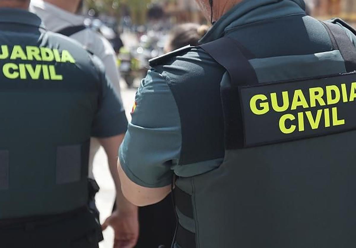 Sorprendidos mientras robaban dos toneladas de hierro fundido de las vías del tren