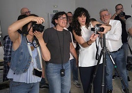 Sofía Moro, en el centro, dirige una sesión de fotos en las jornadas de PallantiaPhoto.