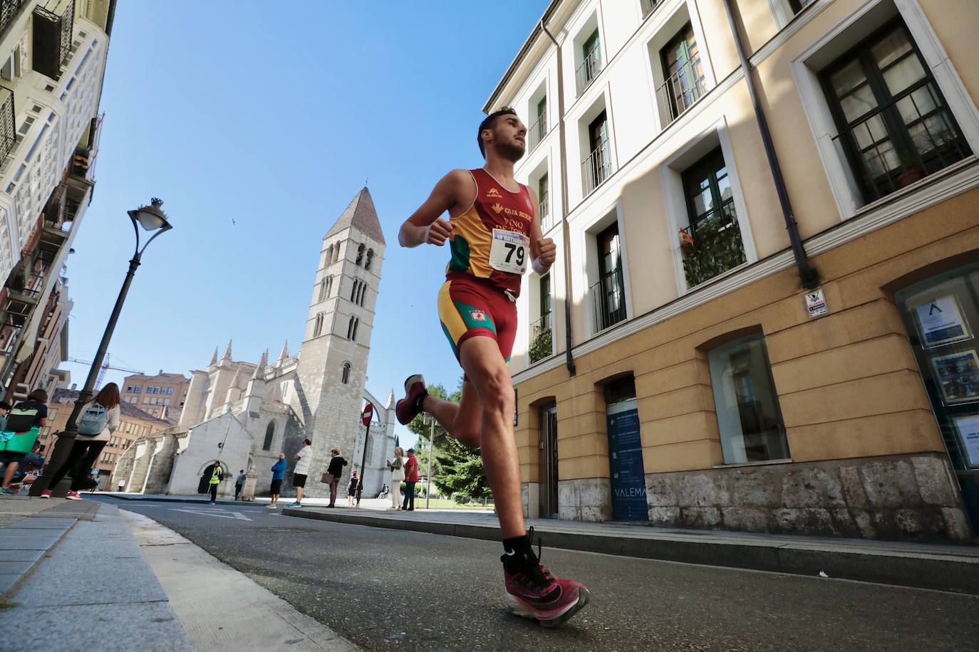 Las fotografías que deja la Carrera de la Antigua por el centro de Valladolid