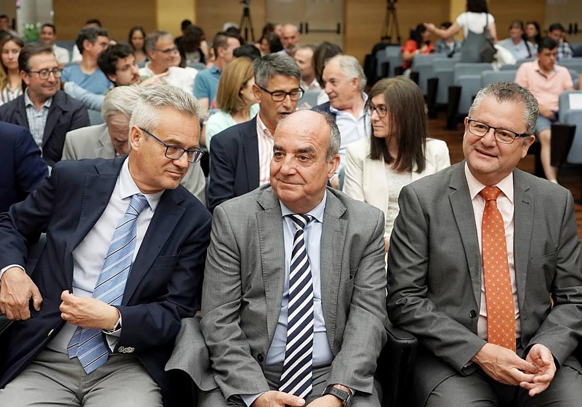 El consejero de Agricultura, Ganadería y Desarrollo Rural, Gerardo Dueñas, durante la clausura de los Premios a la Excelencia de los Centros Integrados de FP Agrarias.