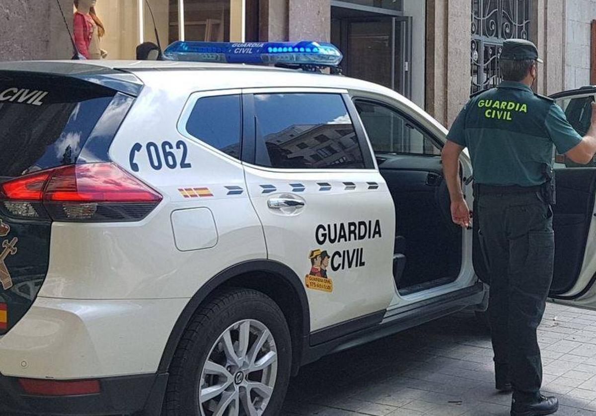 Patrulla de la Guardia Civil.