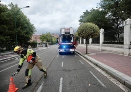 Los Bomberos en las inmediaciones del Instituto Zorrilla.