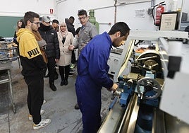 Jornadas de exposición de Formación Profesional en el IES Trinidad Arroyo de Palencia, en una imagen de archivo.