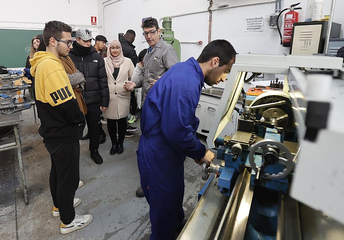 Jornadas de exposición de Formación Profesional en el IES Trinidad Arroyo de Palencia, en una imagen de archivo.