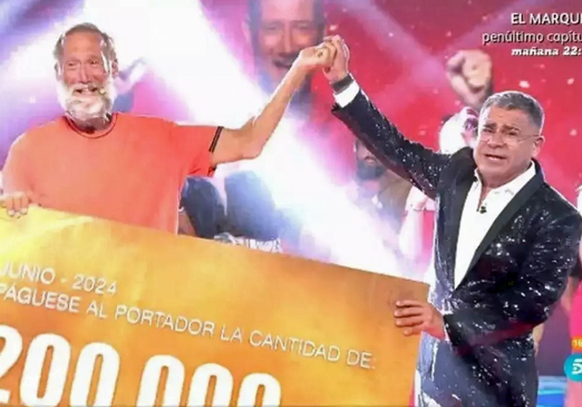 Jorge Javier Vázquez, con el flamante ganador de 'Supervivientes 2024'.