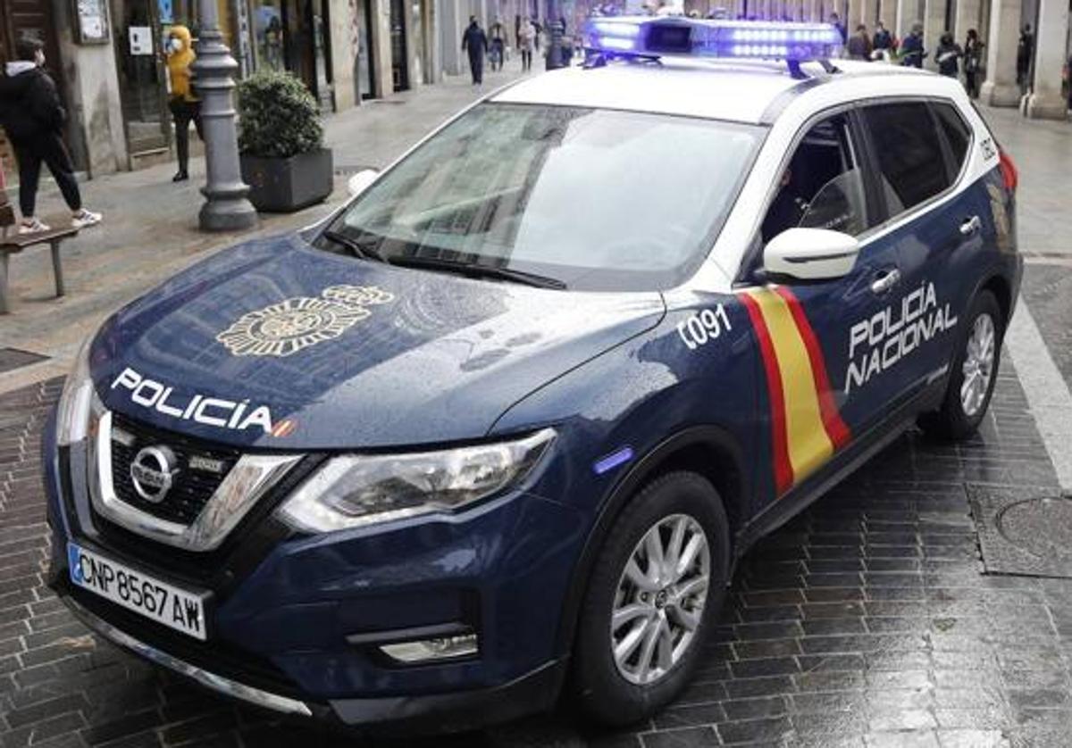 Imagen de archivo de un vehículo de la Policía Nacional de Palencia.