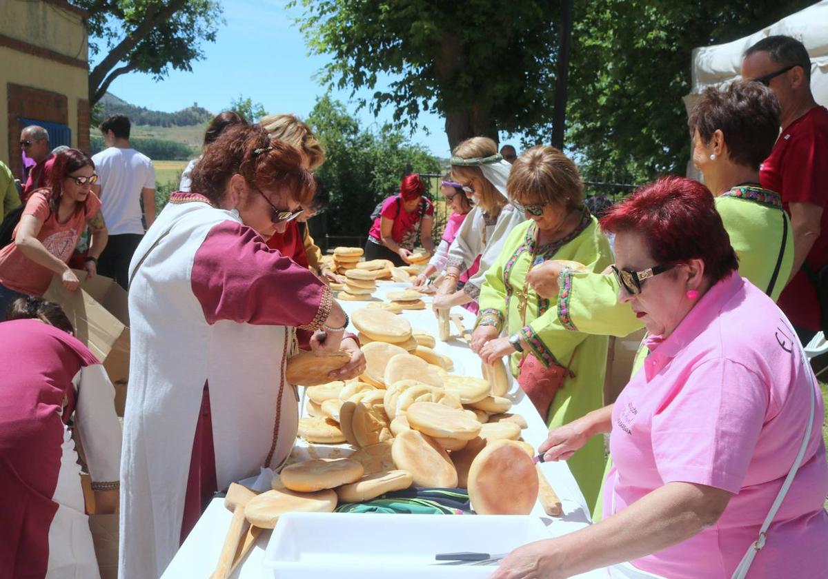 Preparativos para reponer fuerzas en unas anteriores fiestas.