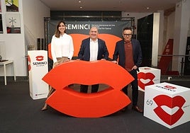La concejala de Turismo Blanca Jiménez, el alcalde, Jesús Julio Carnero, y el director de Seminci, José Luis Cienfuegos.