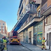 Herida una septuagenaria al caerle un trozo de cornisa de un edificio