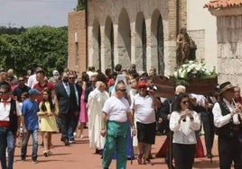 Procesión de San Juan en Santovenia de Pisuerga.