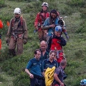 Localizados ilesos los espeleólogos perdidos en la cueva de Cantabria