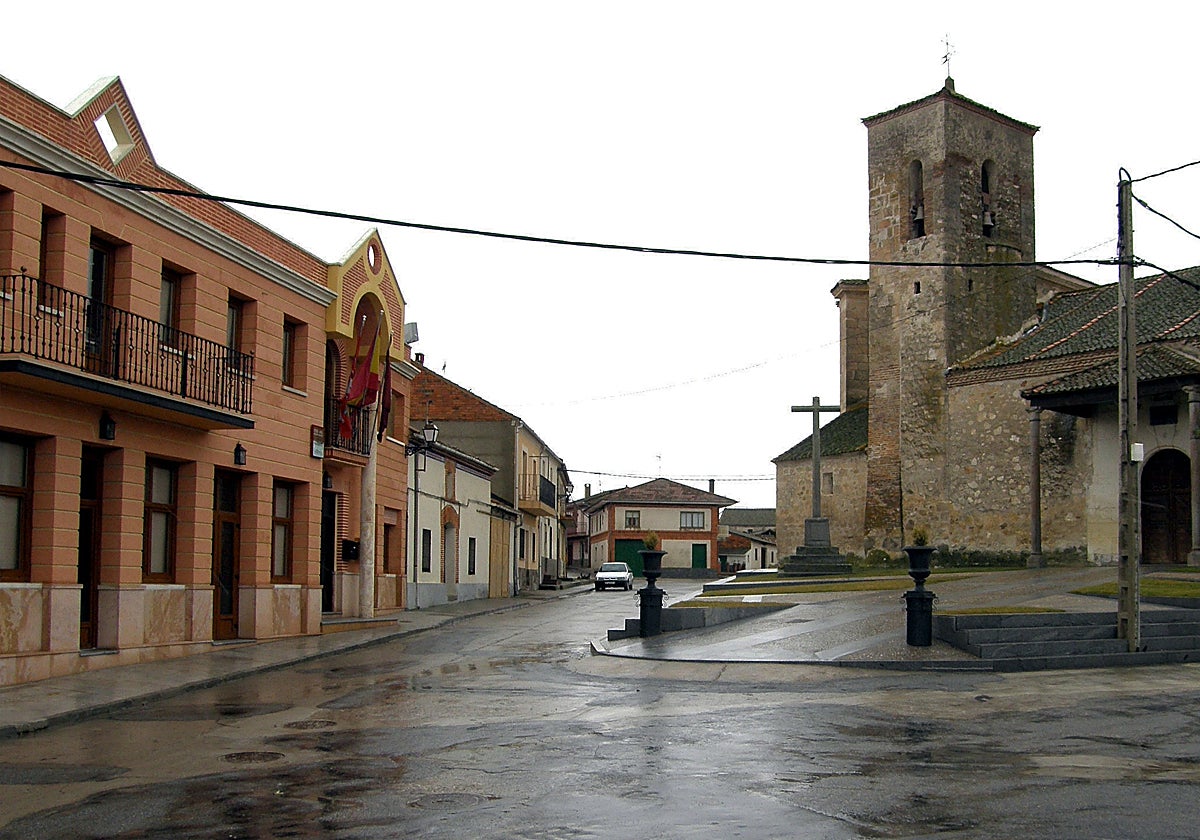 El municipio conserva su tradición agrícola y ganadera mientras añora una hostelería con más horarios y crece con el turismo de casas rurales