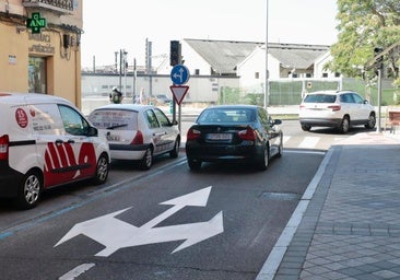 La calle Ferrocarril perderá 30 aparcamientos para ganar un carril y estará cortada dos meses