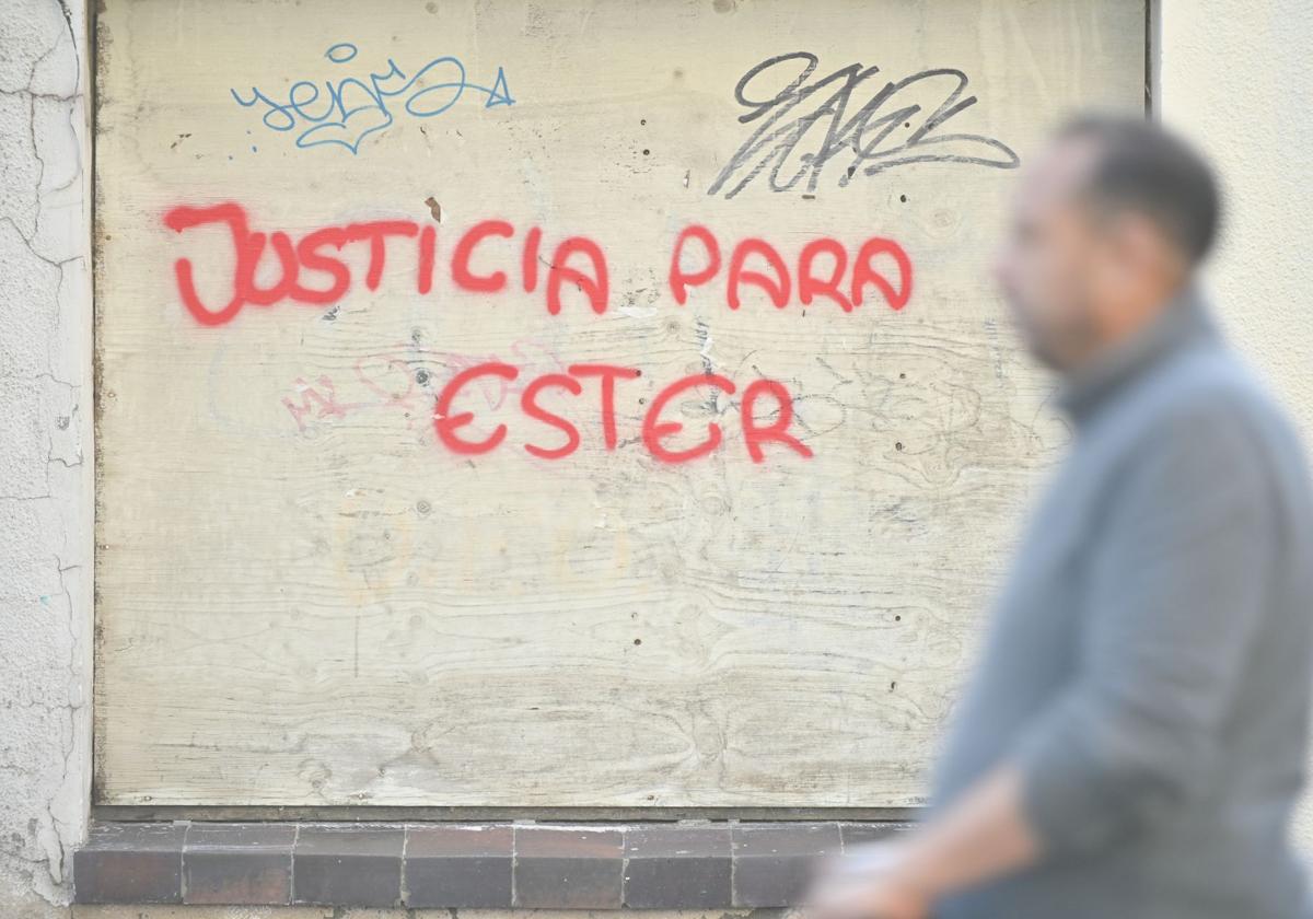 Pintadas pidiendo justicia para Ester, el pasado mes de abril.