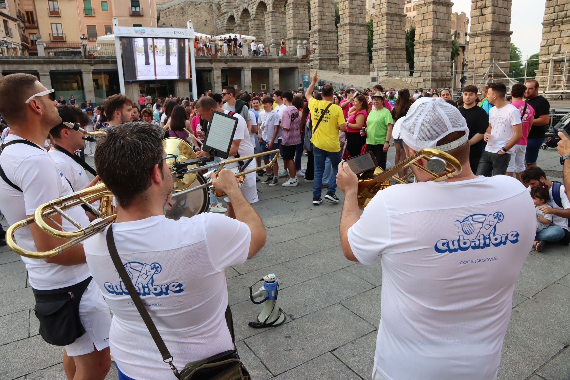 Fotografías de la concentración de peñas y charangas en Segovia