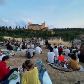 Fotografías del ambiente en Segovia antes del espectáculo de drones