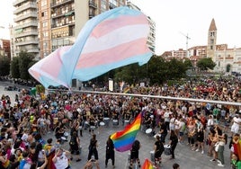 Manifestación del Orgullo LGTBI en 2023, a su paso por la Plaza de Portugalete.