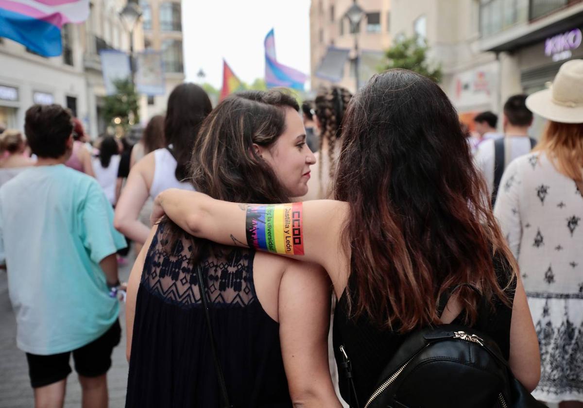 Las imágenes de la manifestación del Orgullo LGTBI+ en Valladolid