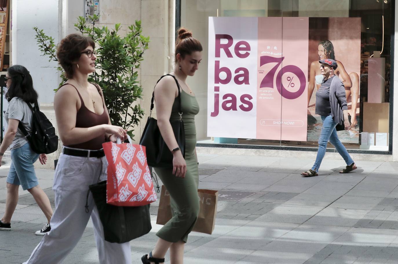 Las rebajas se anticipan en Valladolid