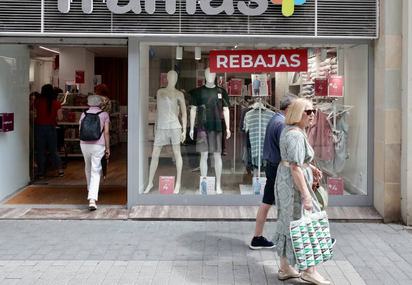 Las rebajas se anticipan en Valladolid