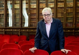 Alejandro Menéndez, en el Salón de Grados de la Facultad de Derecho de Valladolid.