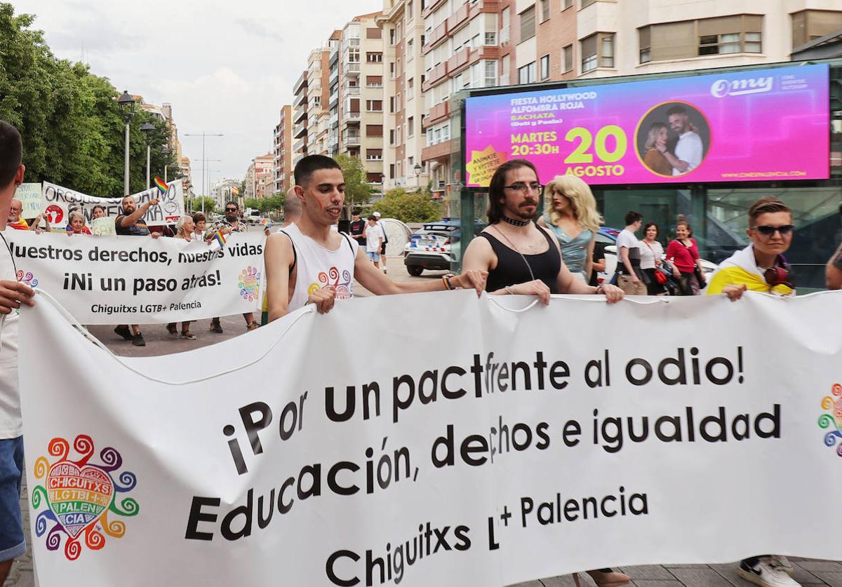 La manifestación por el Orgullo entra en la Calle Mayor este viernes.