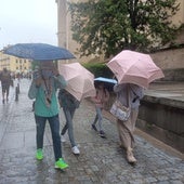 La lluvia agua San Pedro, que deja a Segovia sin conciertos y pasacalles