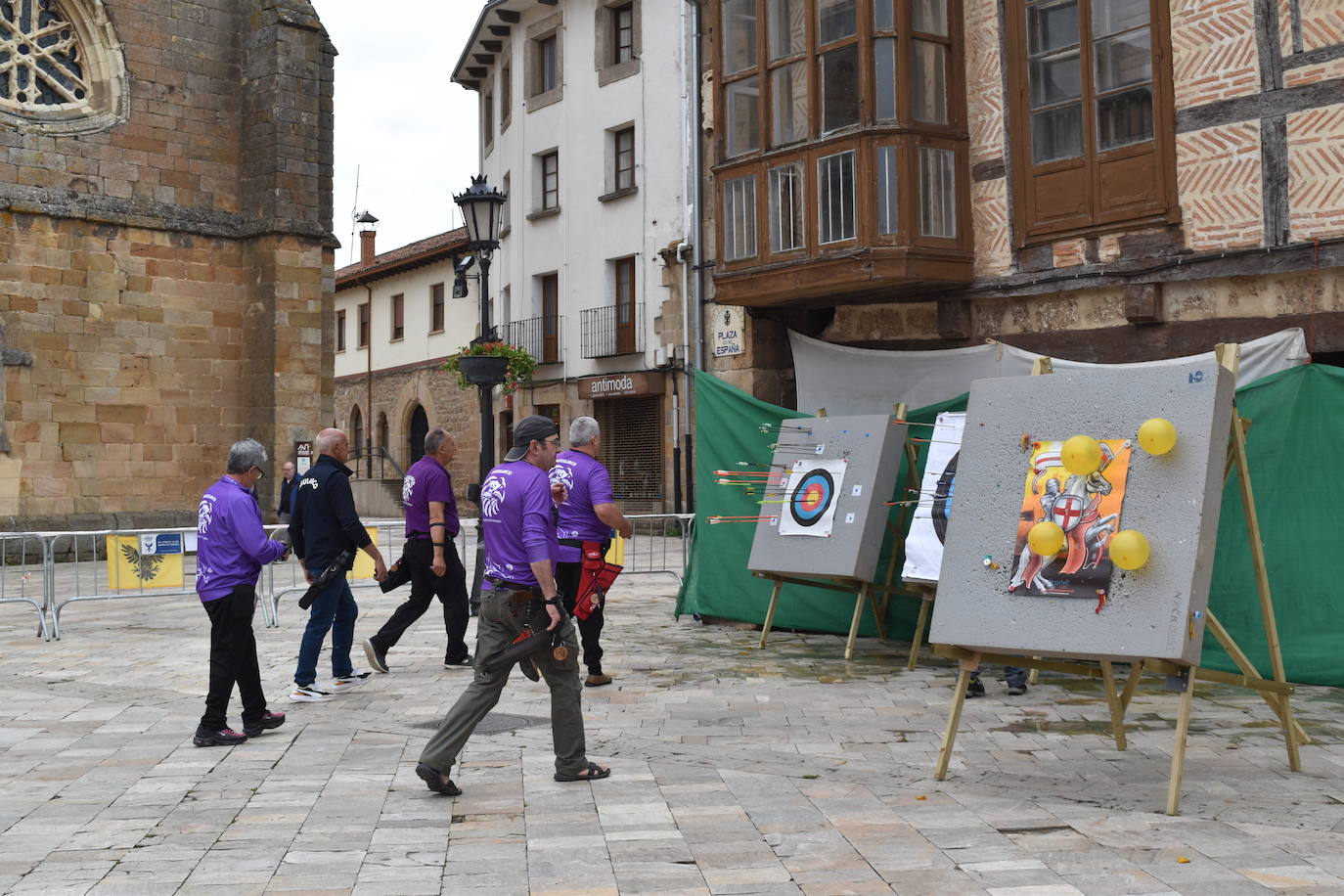 Las fiestas de Aguilar se despiden con una exhibición de tiro con arco