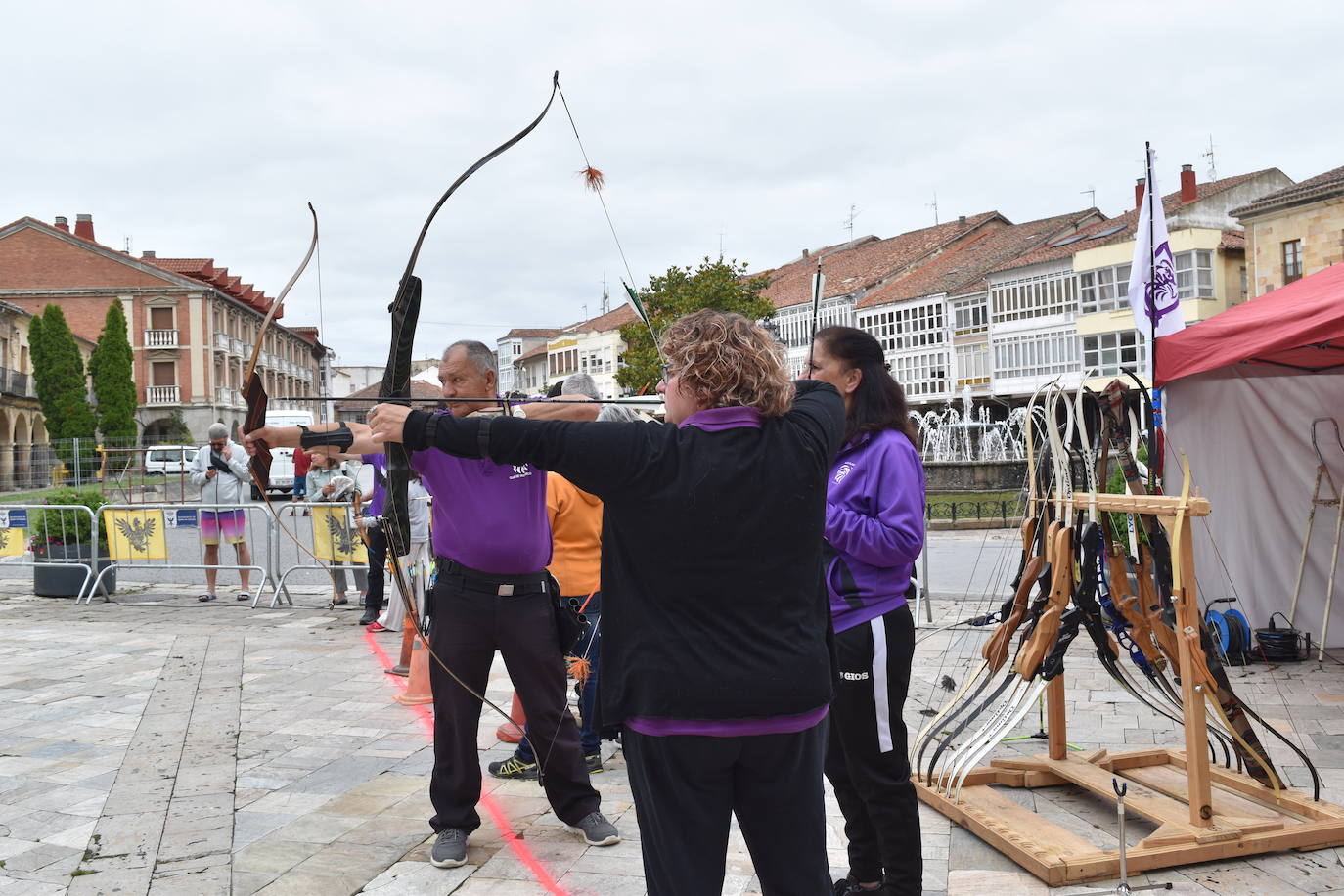 Las fiestas de Aguilar se despiden con una exhibición de tiro con arco