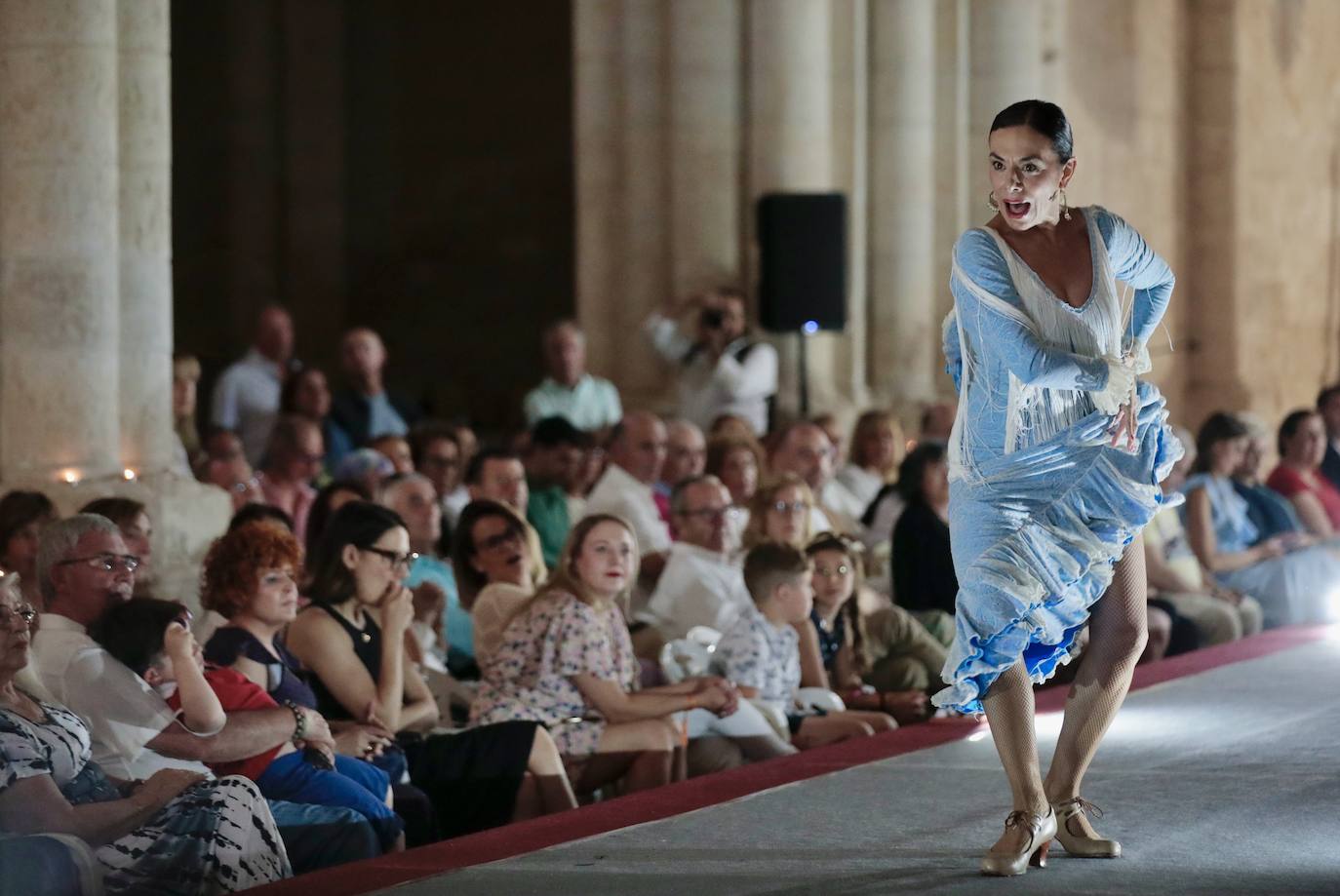 El monasterio de Santa María de Palazuelos se llena de moda con un desfile solidario