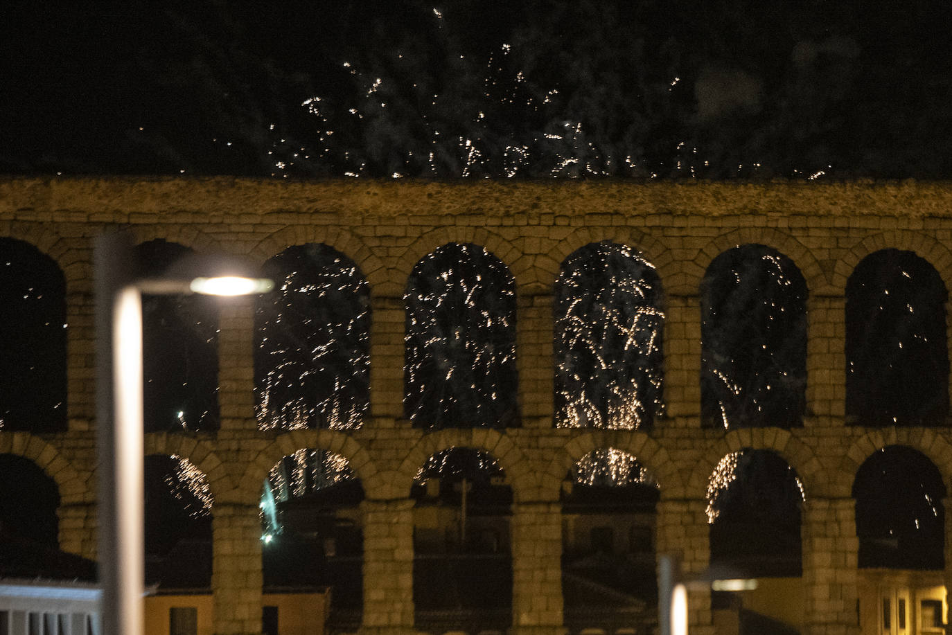 Los fuegos artificiales de Segovia, en imágenes