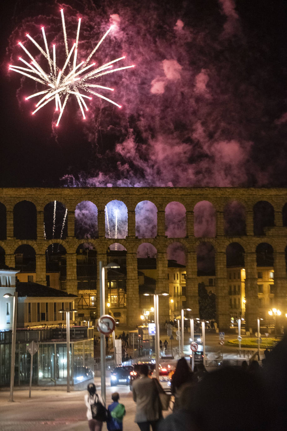 Los fuegos artificiales de Segovia, en imágenes