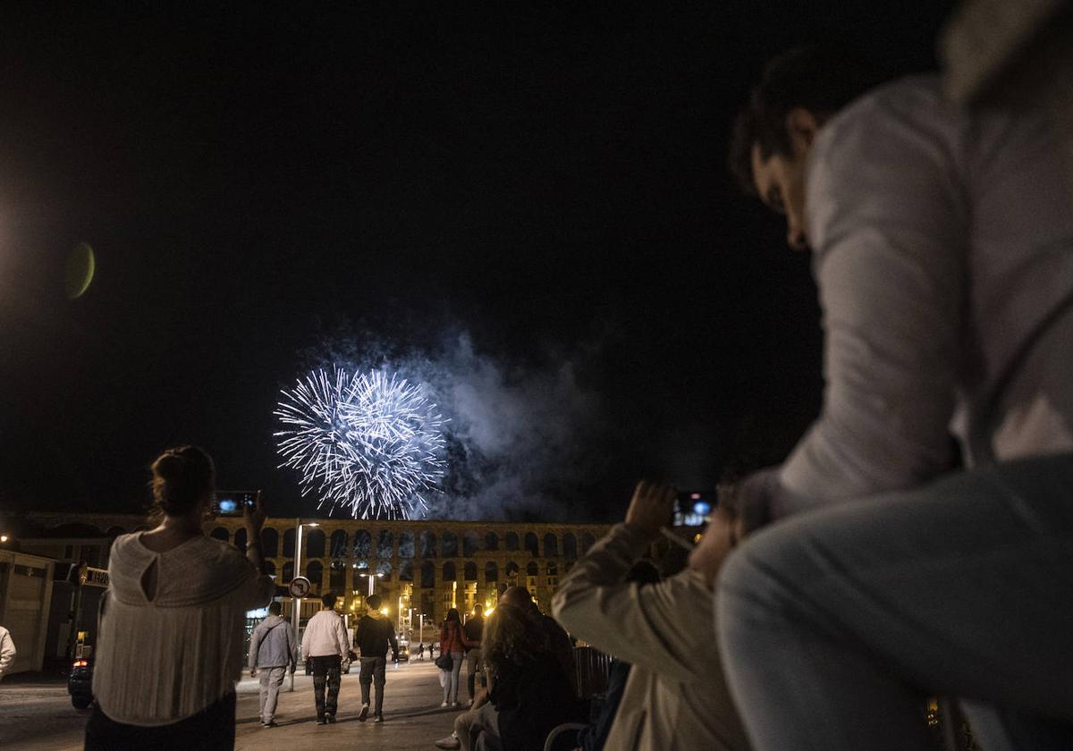 Los fuegos artificiales de Segovia, en imágenes