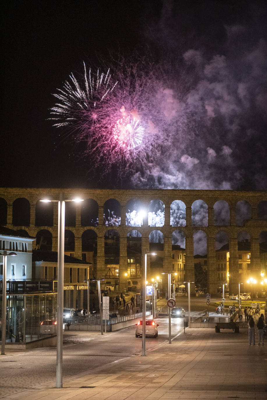 Los fuegos artificiales de Segovia, en imágenes