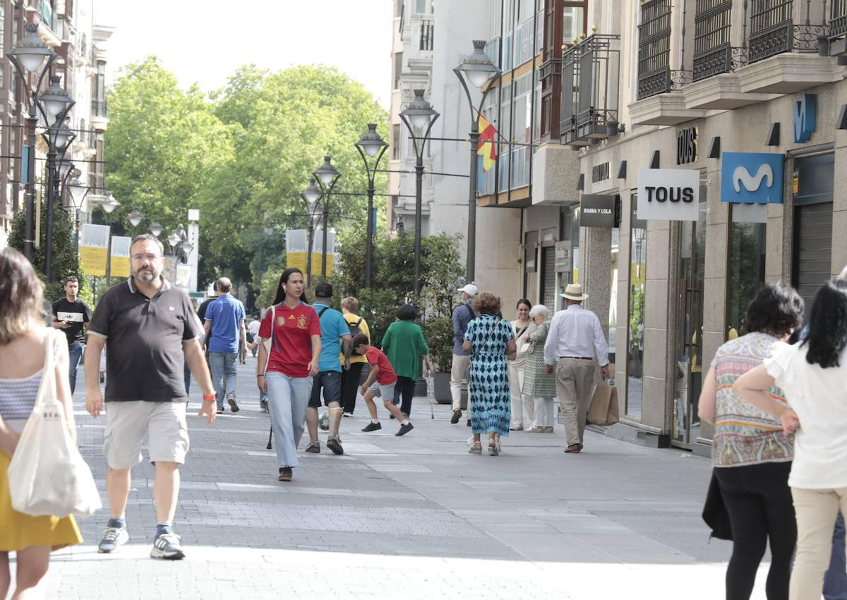 Imagen secundaria 1 - Primer domingo de rebajas a medio gas pero con gran expectativa de ventas