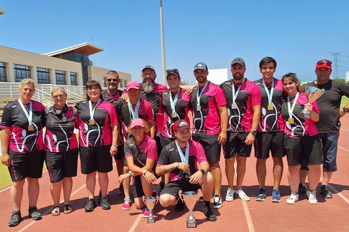 Integrantes del Arco Club Valladolid al término de la competición.