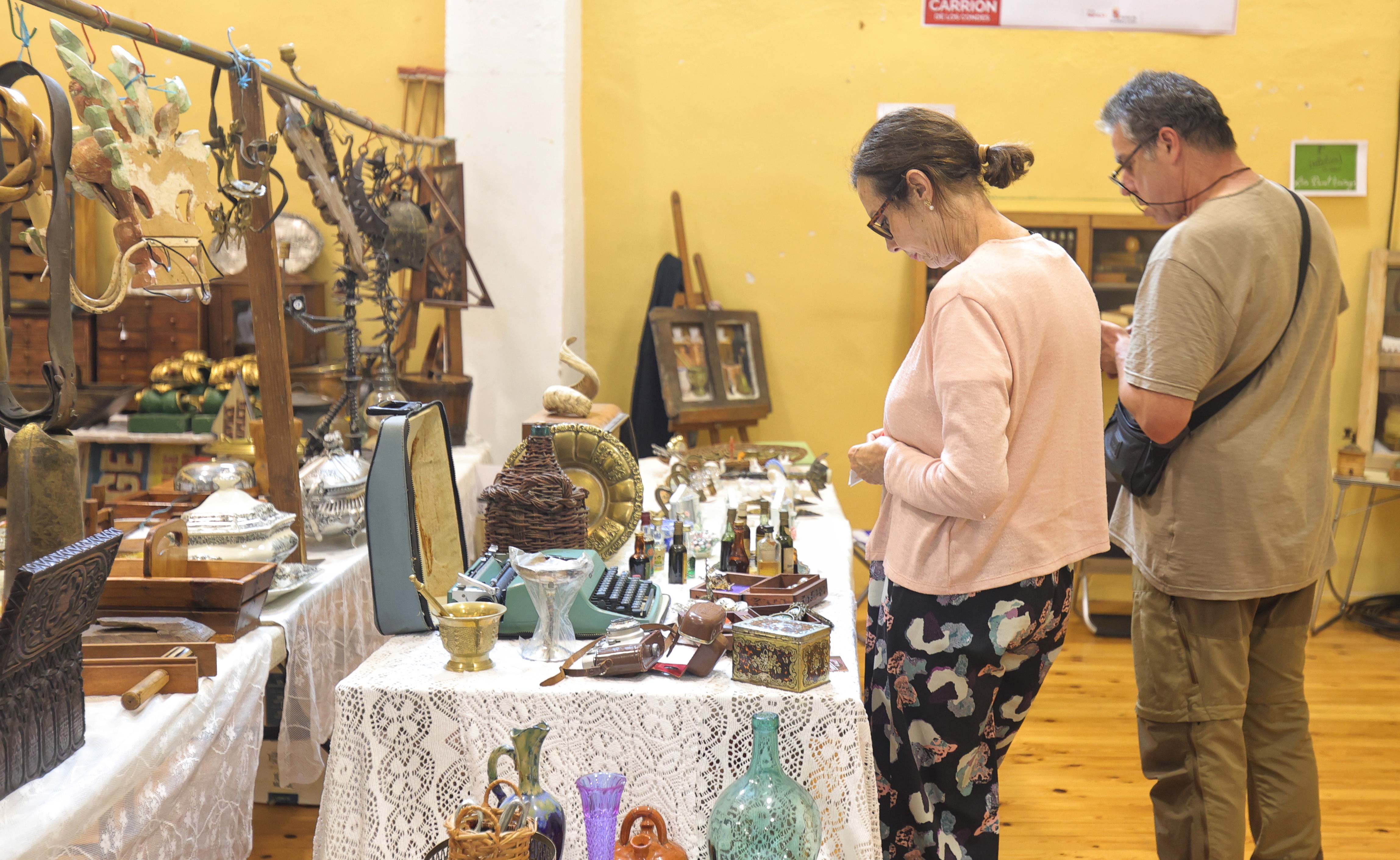 Feria de antigüedades en Carrión de los Condes