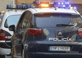 Imagen de archico de coches de la Policía durante una operación.