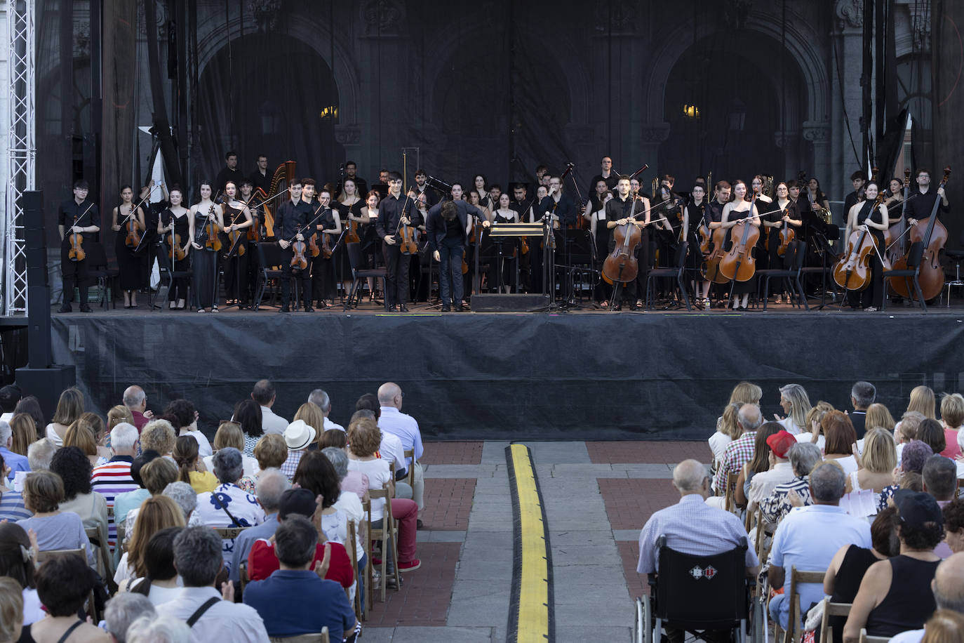 Las imágenes del concierto de la joven OSCyL en la Plaza Mayor