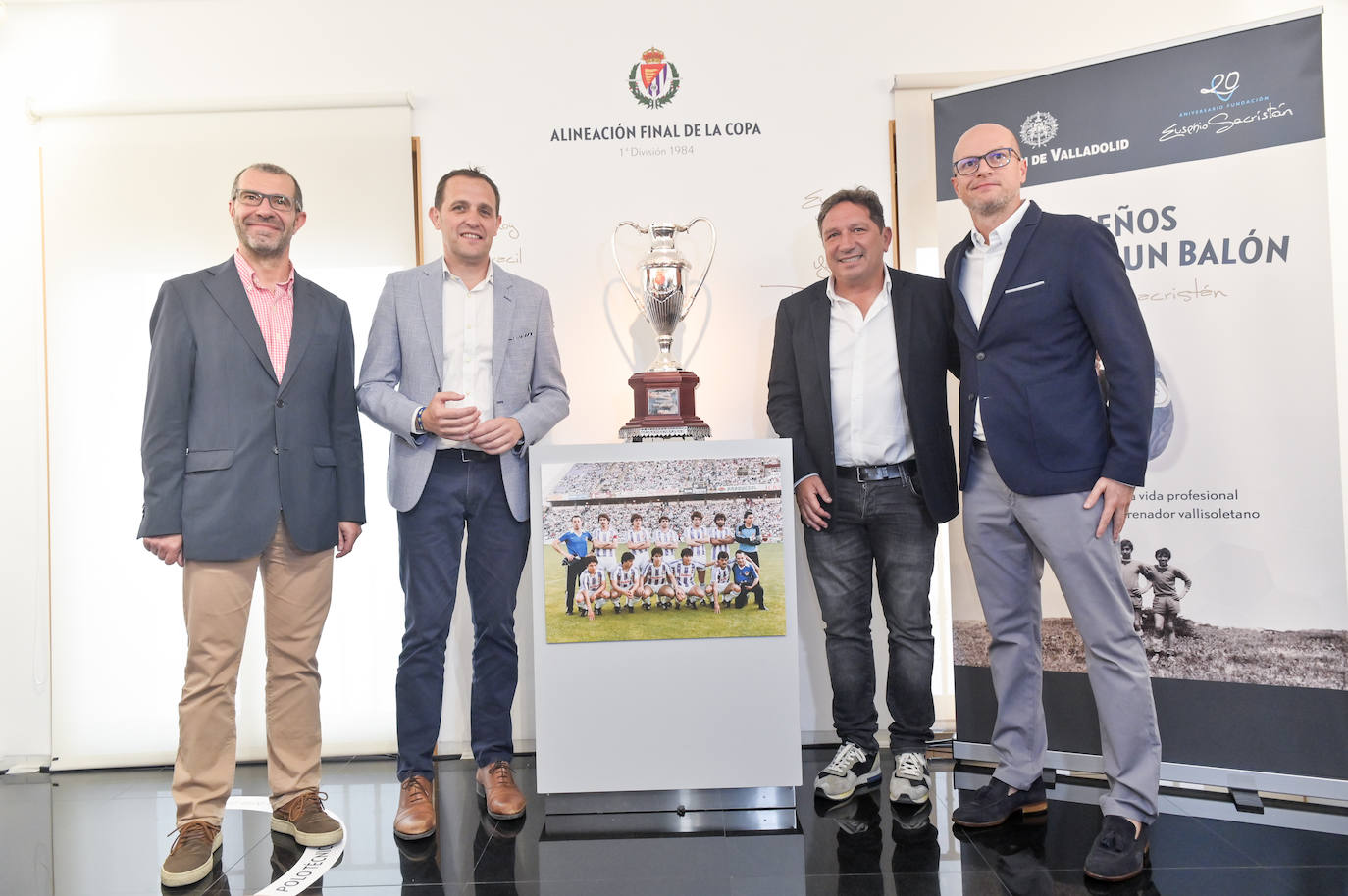 Las imágenes de la exposición &#039;Sueños detrás de un balón&#039; con Eusebio Sacristán