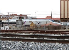 Obras del tramo inicial del Ave a Cantabria en la salida norte de Palencia.
