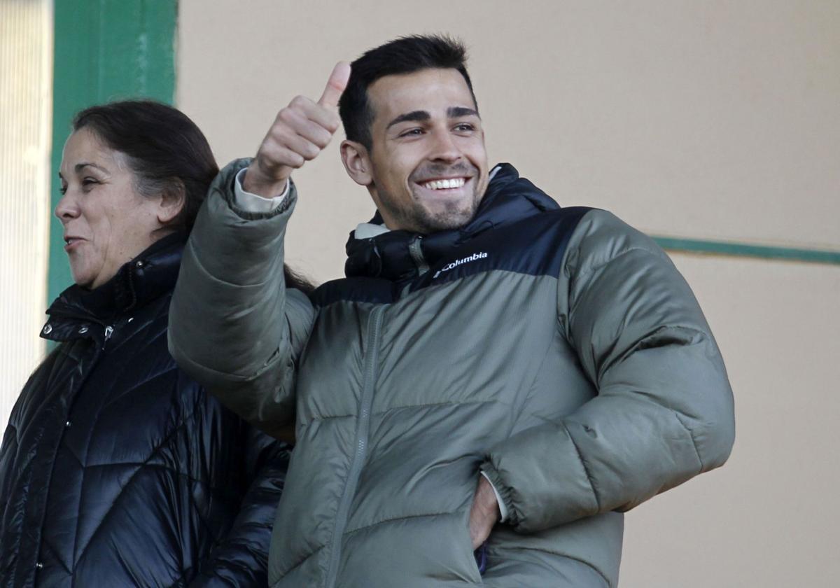 Diego Gómez, en las gradas de La Albuera, durante un partido de la pasada temporada.