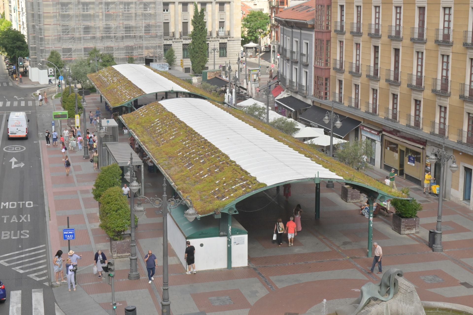 Plaza de España en imágenes, una centenaria ubicación comercial