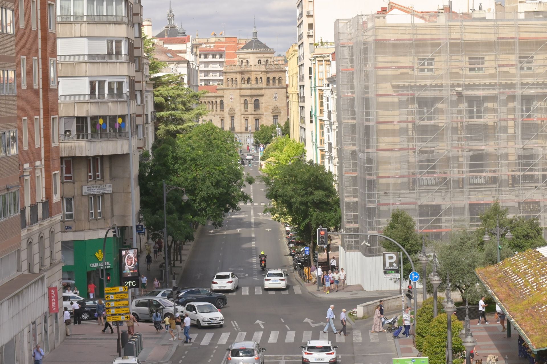 Plaza de España en imágenes, una centenaria ubicación comercial