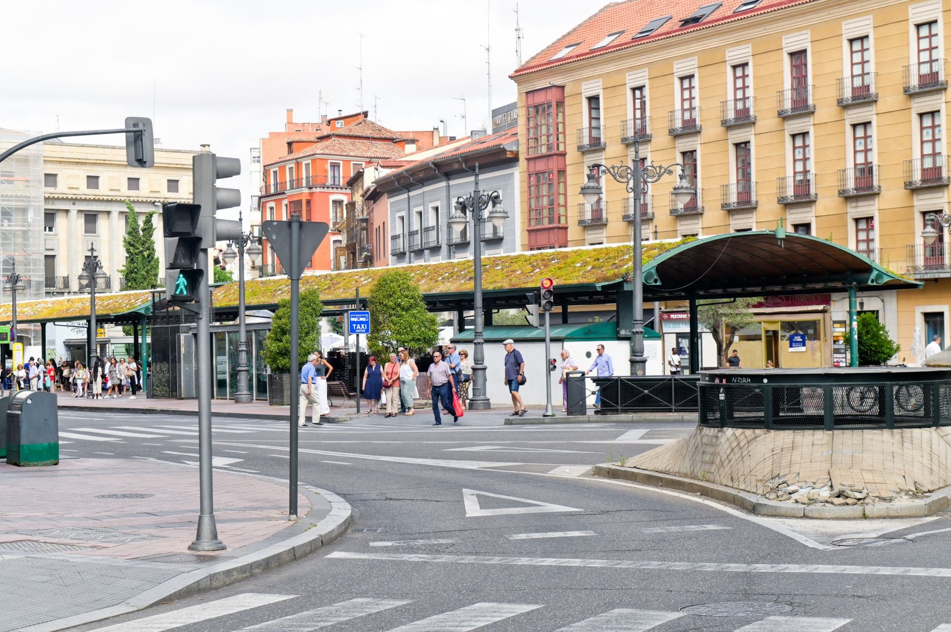 Plaza de España en imágenes, una centenaria ubicación comercial