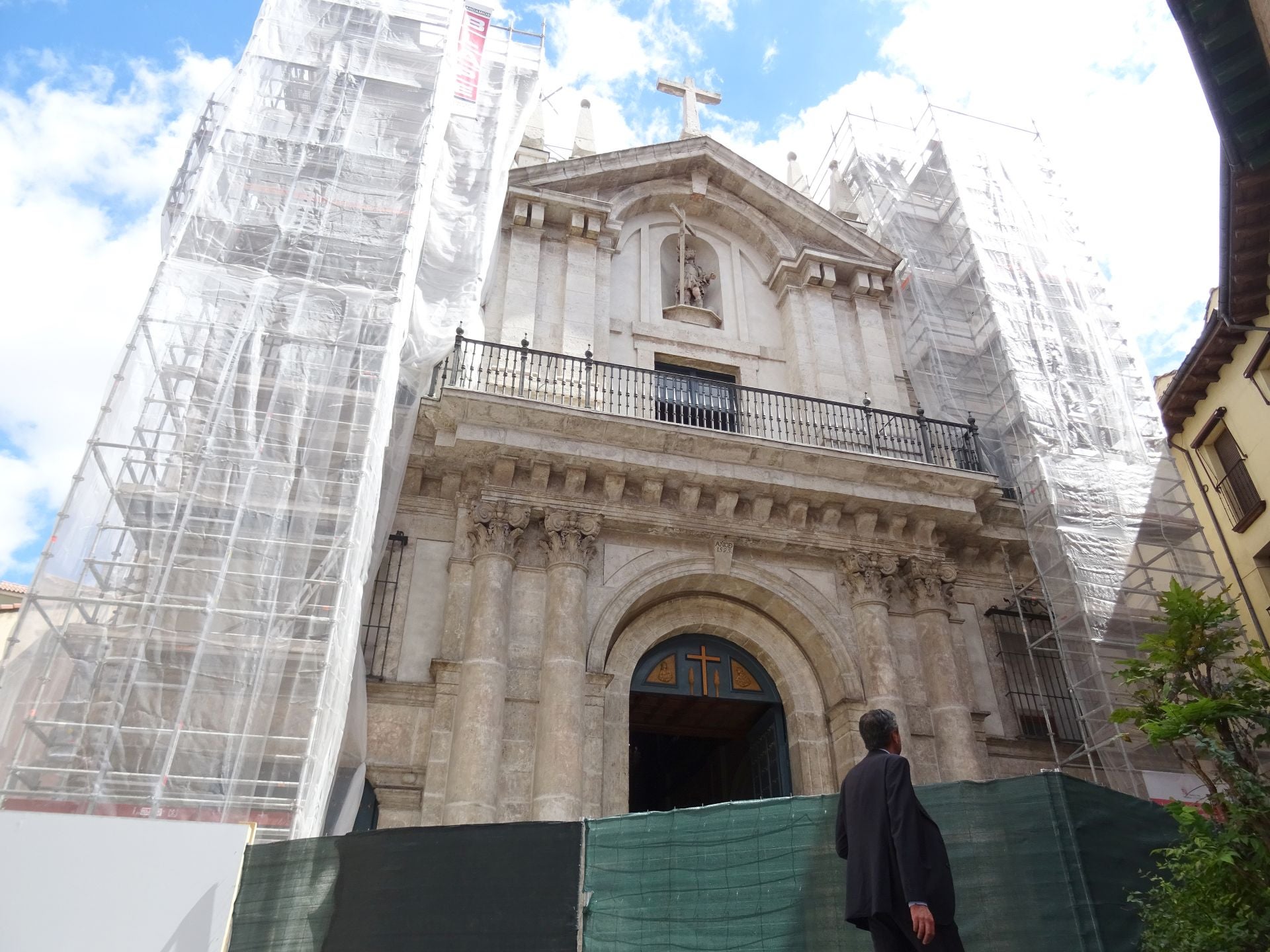 Fachada de la Vera Cruz, en obras, este miércoles.