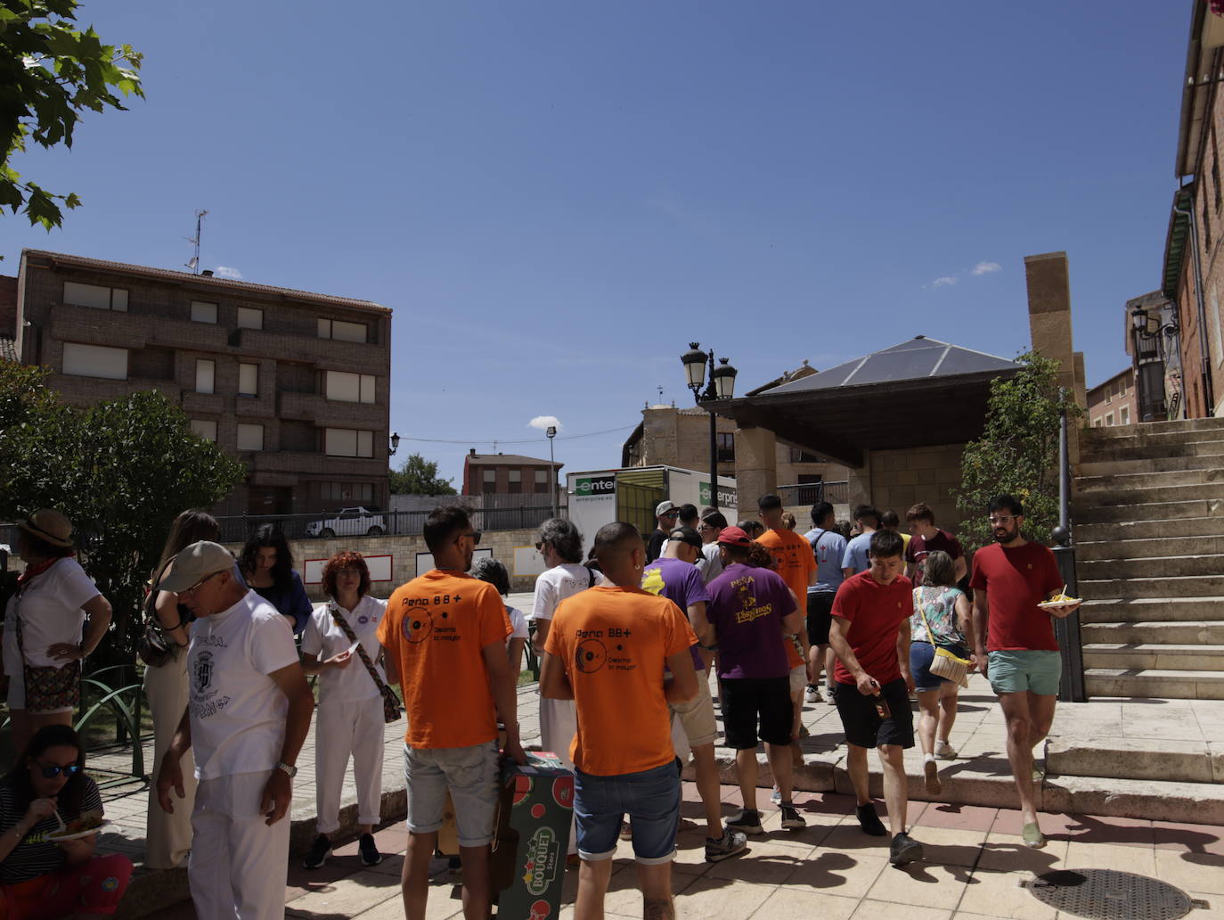Las peñas animan las fiestas de Osorno